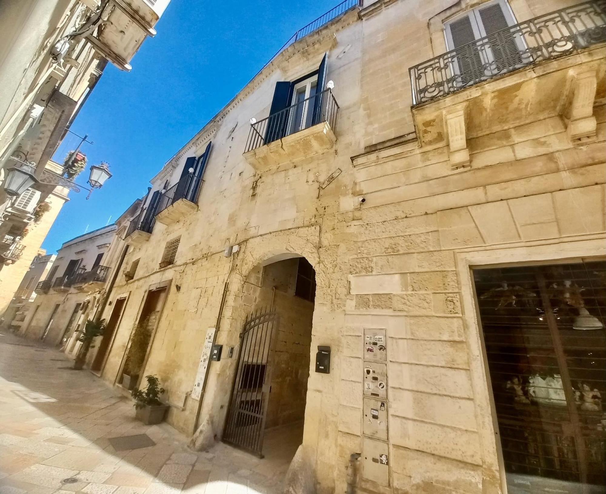 Li Frati Suite Lecce Exterior photo